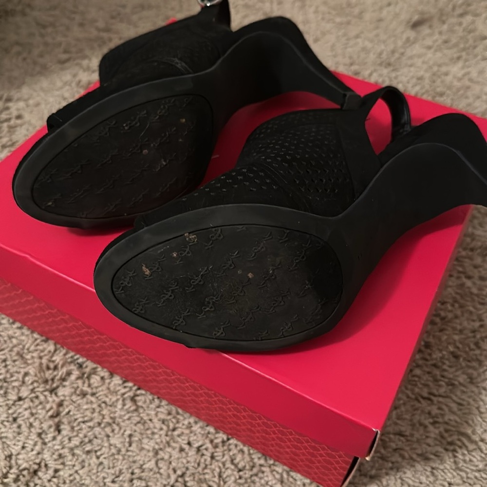 Black Kelly and Katie suede like sling backs. Size 7 1/2 - Picture 4 of 4